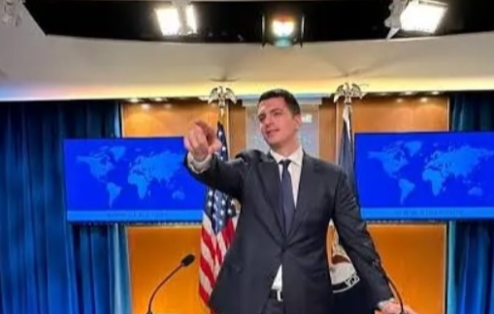 Sve za (njihovu) decu: Sin Dragana Šutanovca na Džordžtaun univerzitetu