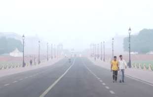 Gusti smog obavio glavni grad Indije 