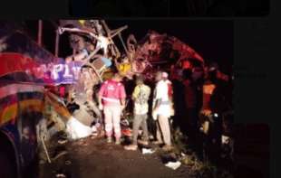 Strašna tragedija zbog preticanja: Najmanje 63 osobe poginule u direktnom sudaru dva autobusa (VIDEO)