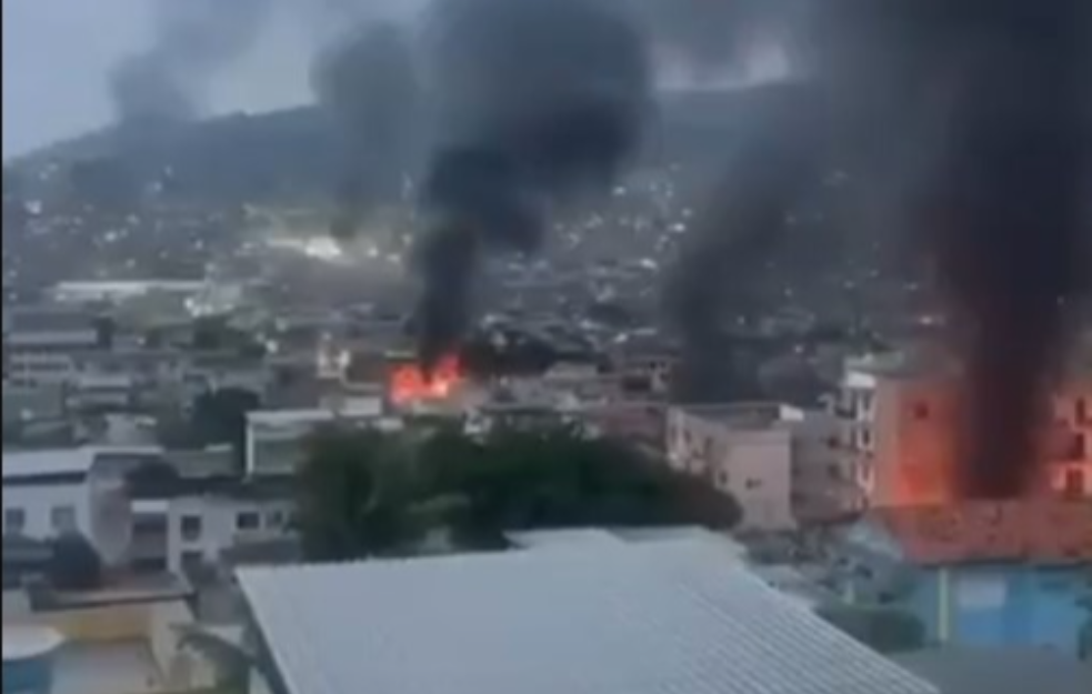 Obračun policije i narko kartela u Brazilu prerastao u pravi rat, poginulo više od 130 osoba (VIDEO)