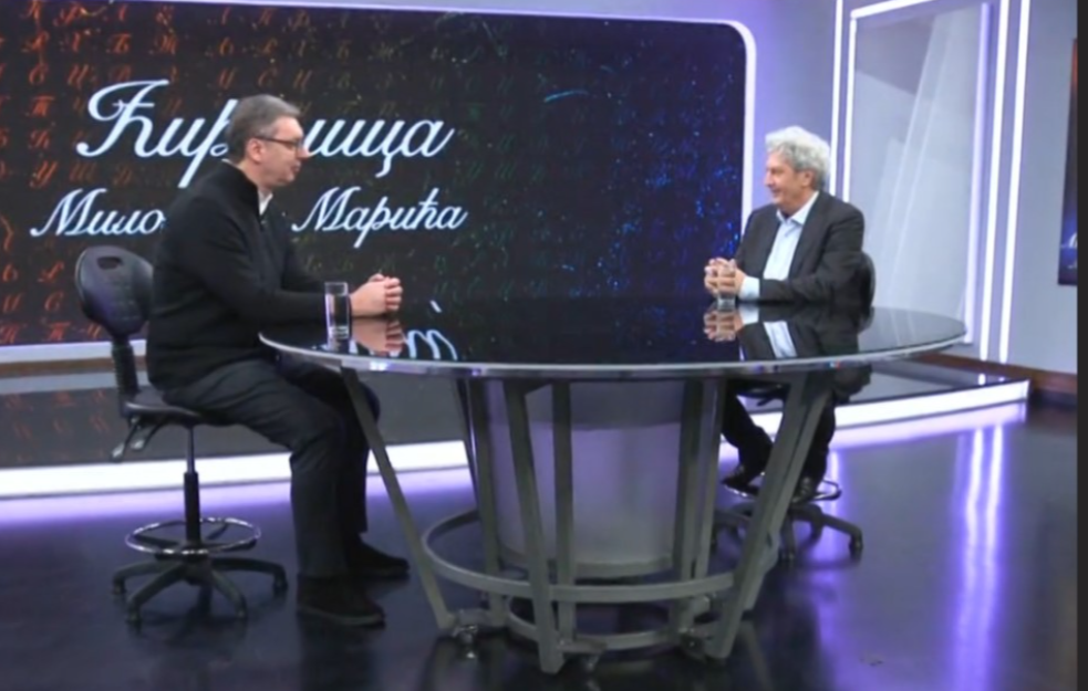 Vučić u Ćirilici objavio: 