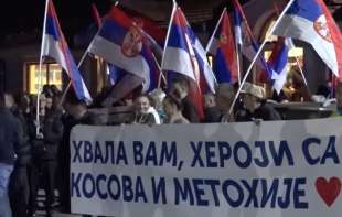 Srbi sa KiM pešače ka Novom Sadu na narodni skup uprkos lošem vremenu