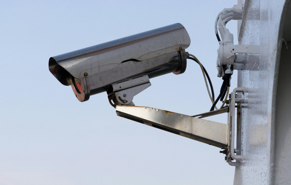 UPRKOS ZAKONU: Biometrijski nadzor u bolnicama, školama, domovima studenata... 