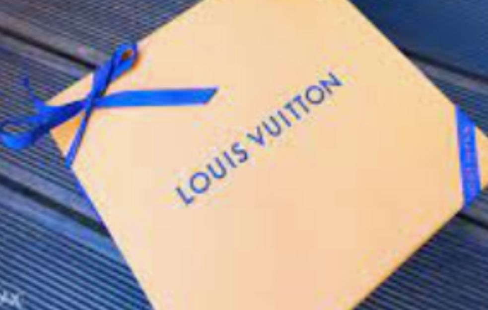 Prodaju besplatne kese iz markiranih prodavnica: „Pocepana, samo 25 evra“ 