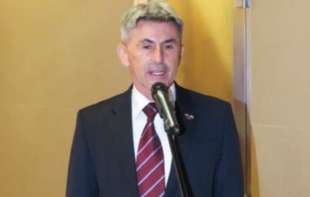 Srpski <span style='color:red;'><b>dan</b></span> pobede, njihov <span style='color:red;'><b>dan</b></span> predaje – istorija se ponavlja! Dok narod slavi pobedu, vlast priprema novi poraz