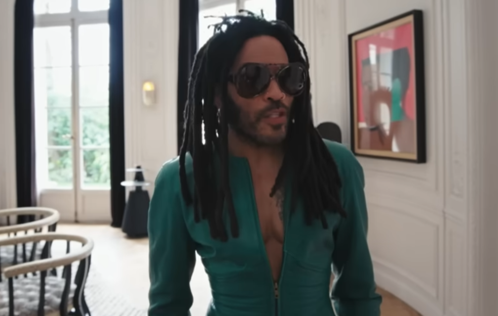 Leniju Kravicu obožavateljka iščupala četiri dreda s potiljka!