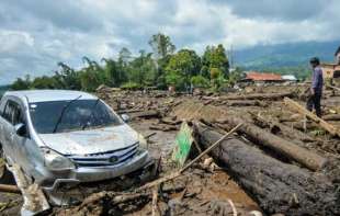 Stravične poplave u Indoneziji: Najmanje 13 mrtvih