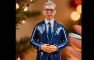 Sve što hoću za Božić je Vučić od plastike (VIDEO)