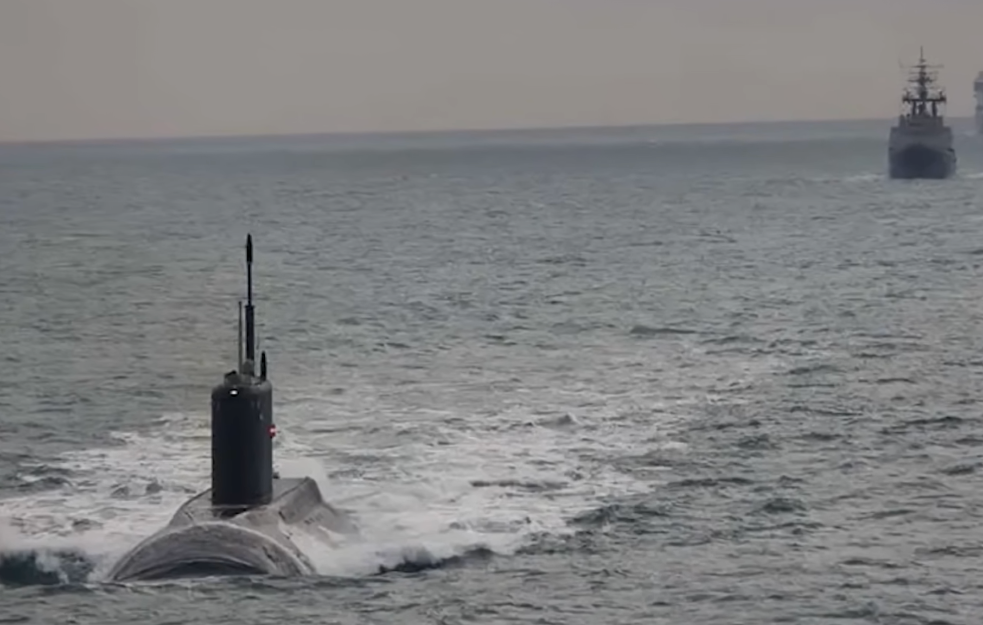Britanska mornarica tri dana pratila rusku podmornicu