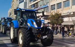 Haos u Grčkoj: Poljoprivrednici blokirali Solun traktorima s mrtvačkim sanducima