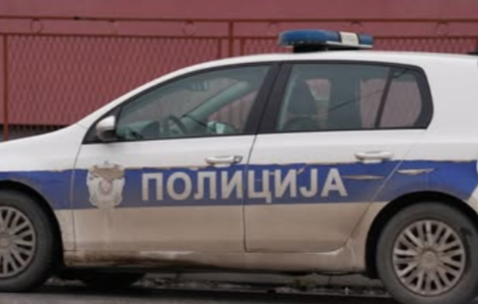 Dečak povređen nožem na Voždovcu, prevezen u Institut za majku i dete