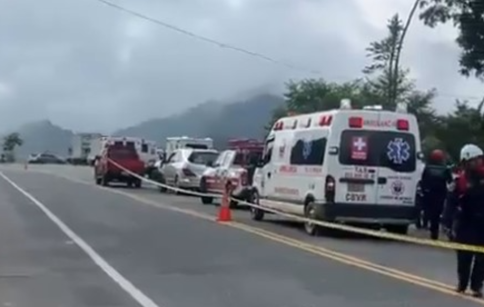 Užas u Kolumbiji: Najmanje 10 osoba poginulo kada je školski autobus pao sa litice (VIDEO)