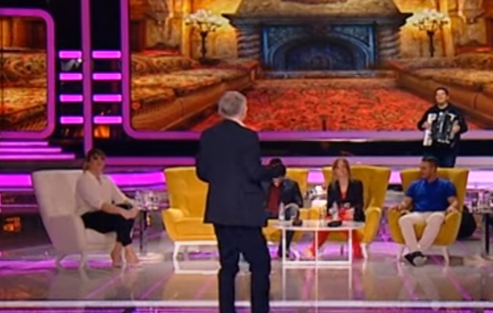 Najveći kafanski hit svi pevaju pogrešno i posle 25 godina je dilema šta pevač kaže u pesmi