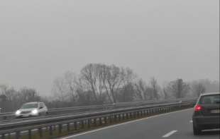 U jutarnjim satima magla na većini puteva u Srbiji, savetuje se oprezna vožnja