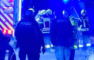 Nova godina u Nemačkoj počela tragedijom: Dvojica mladića stradala od petardi