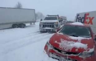 Više od 100 vozila učestvovalo u lančanom sudaru u Mičigenu