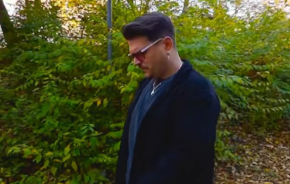  Isak Šabanović prvi put u javnosti nakon optužbi Aleksandre Mladenović za nasilje