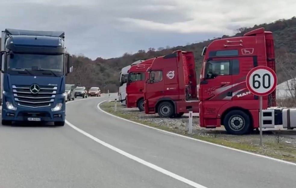 Protest prevoznika Srbije: Svi teretni granični prelazi sa zemljama Šengena blokirani, čekamo se rešenje