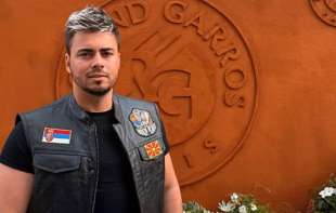 Evo gde je popularni pevač prespavao