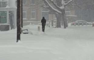 Toronto pod rekordnim snegom: Palo oko 56 cm, najveće snežne padavine u istoriji grada